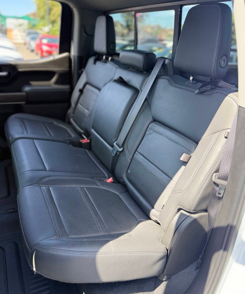 GMC Sierra 1500 Vehicle Full-screen Gallery Image 15