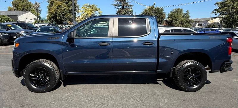 Chevrolet Silverado 1500 Vehicle Full-screen Gallery Image 10