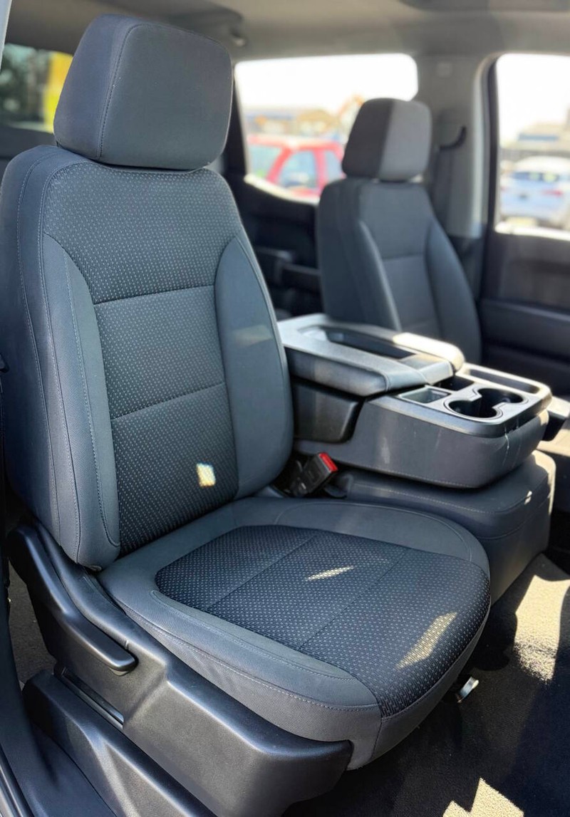 Chevrolet Silverado 1500 Vehicle Full-screen Gallery Image 13