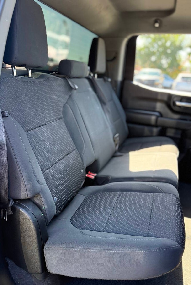Chevrolet Silverado 1500 Vehicle Full-screen Gallery Image 14