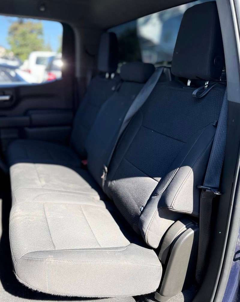 Chevrolet Silverado 1500 Vehicle Full-screen Gallery Image 15