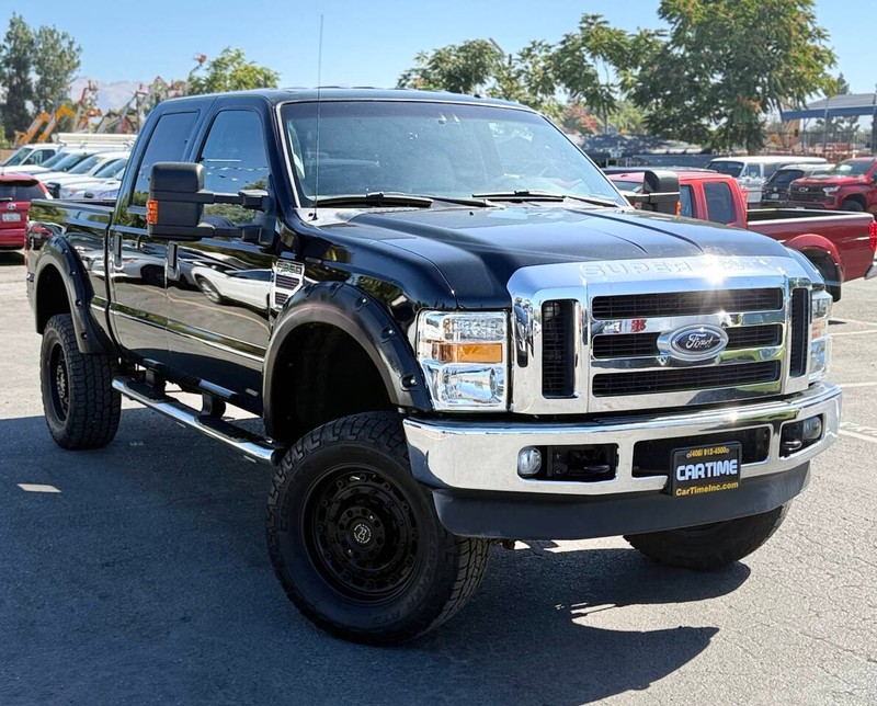 Ford Super Duty F-350 SRW Vehicle Full-screen Gallery Image 03