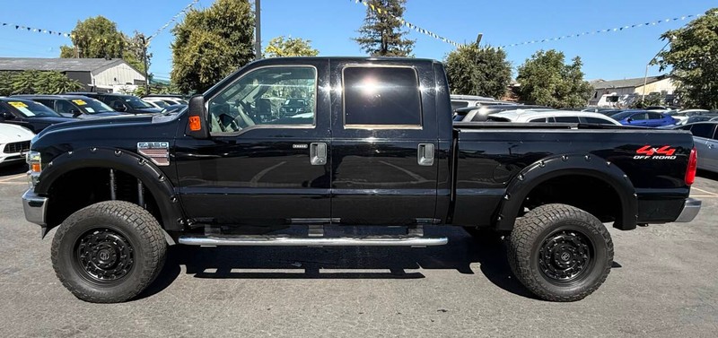 Ford Super Duty F-350 SRW Vehicle Full-screen Gallery Image 07