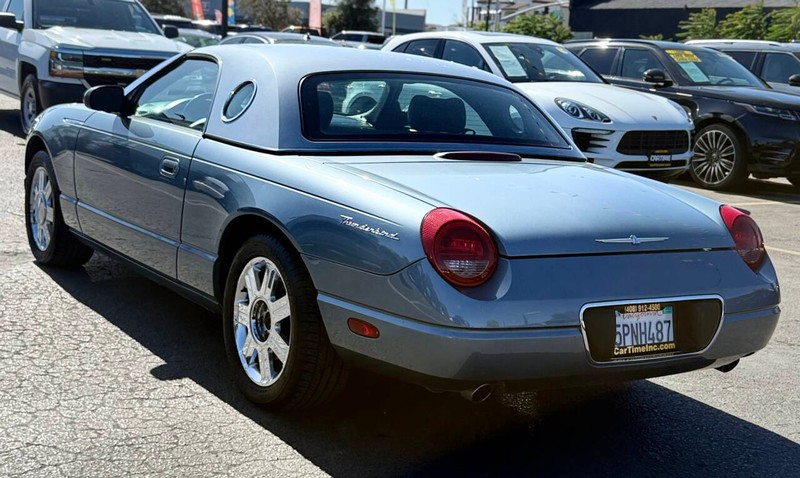 Ford Thunderbird Vehicle Full-screen Gallery Image 05