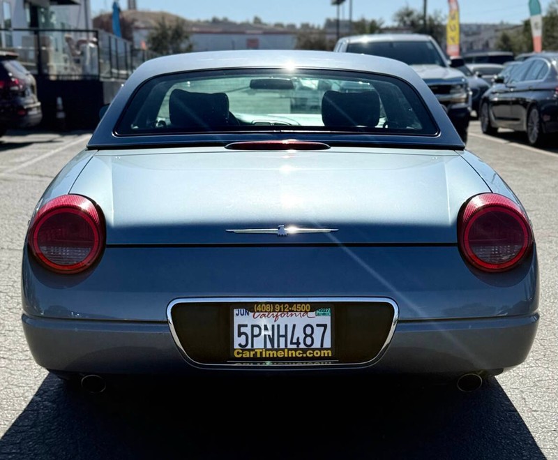 Ford Thunderbird Vehicle Full-screen Gallery Image 06