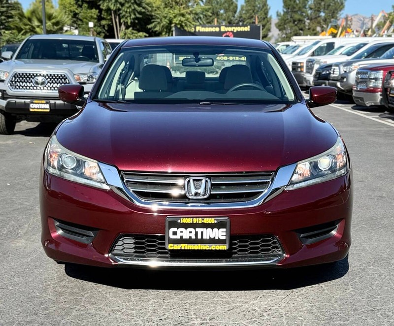 Honda Accord Sedan Vehicle Full-screen Gallery Image 03