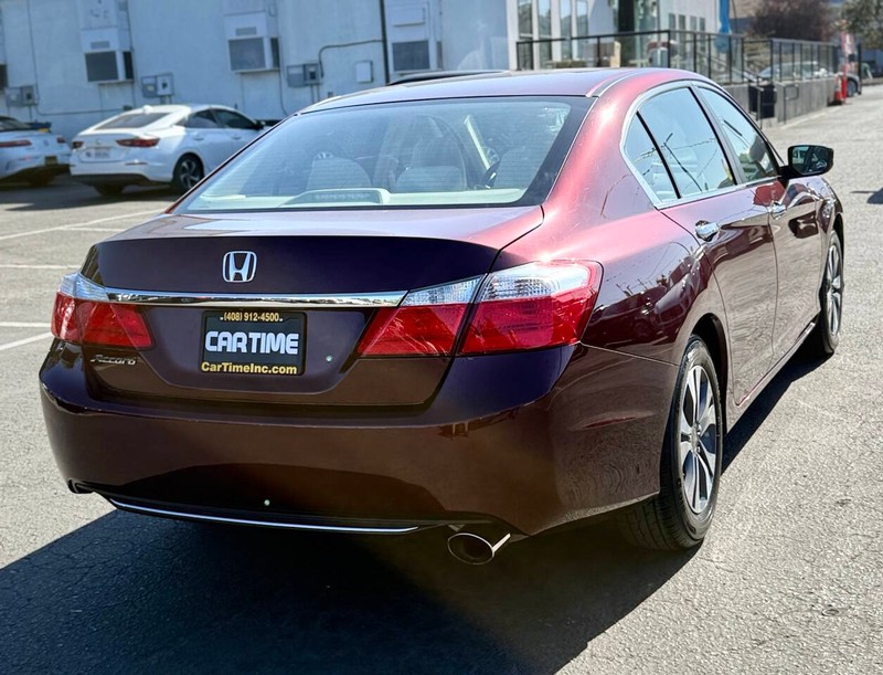 Honda Accord Sedan Vehicle Full-screen Gallery Image 04