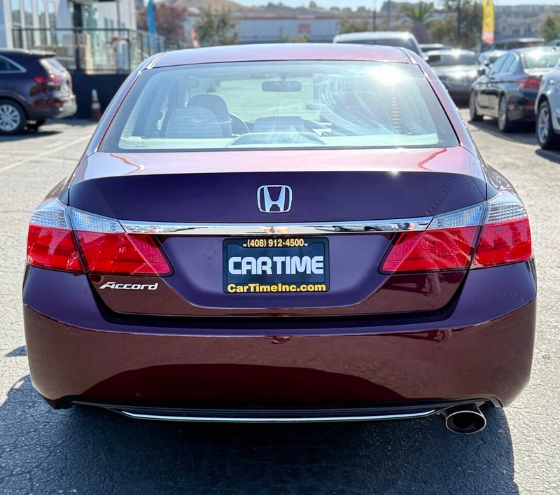 Honda Accord Sedan Vehicle Full-screen Gallery Image 05