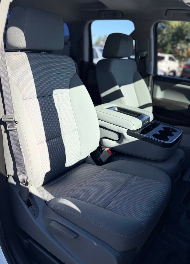 Chevrolet Silverado 1500 Vehicle Full-screen Gallery Image 14