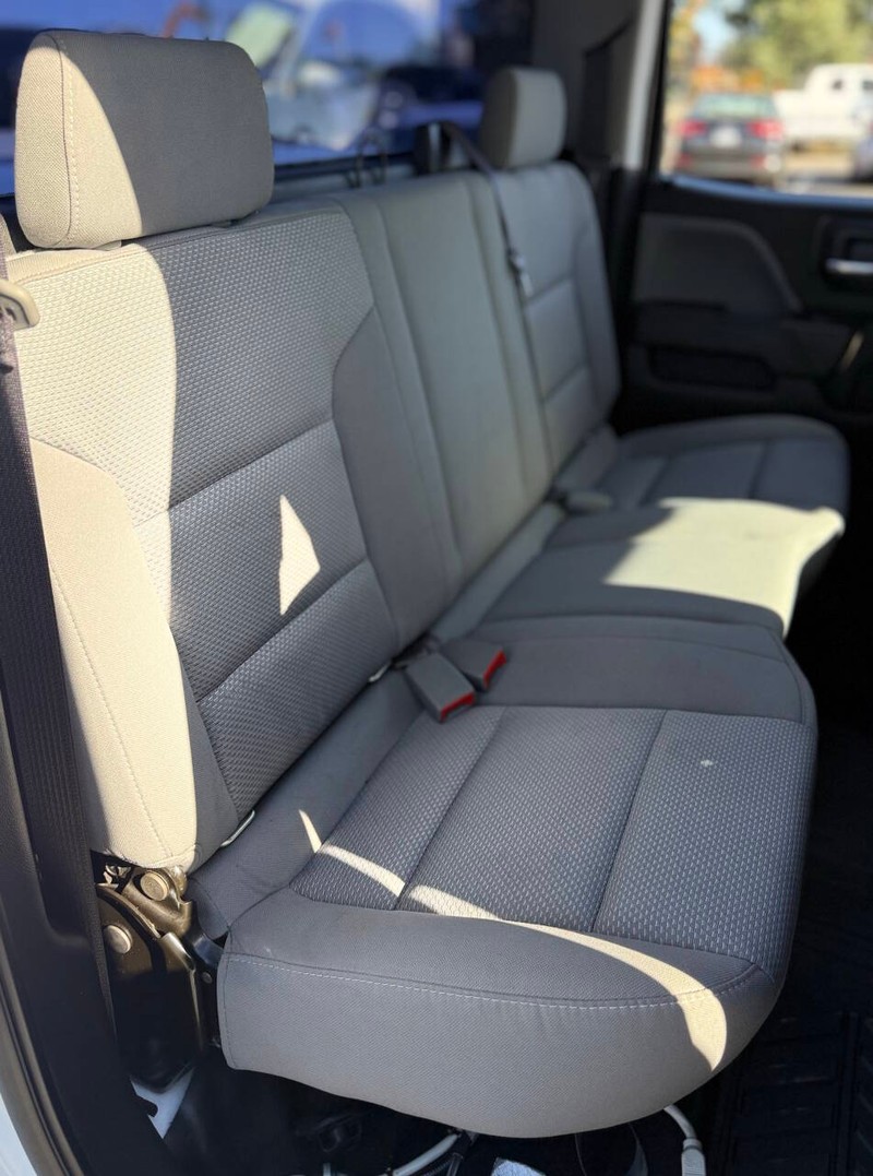 Chevrolet Silverado 1500 Vehicle Full-screen Gallery Image 15