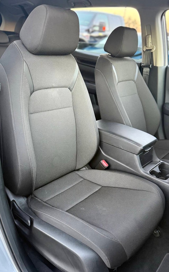 Honda CR-V Vehicle Full-screen Gallery Image 11