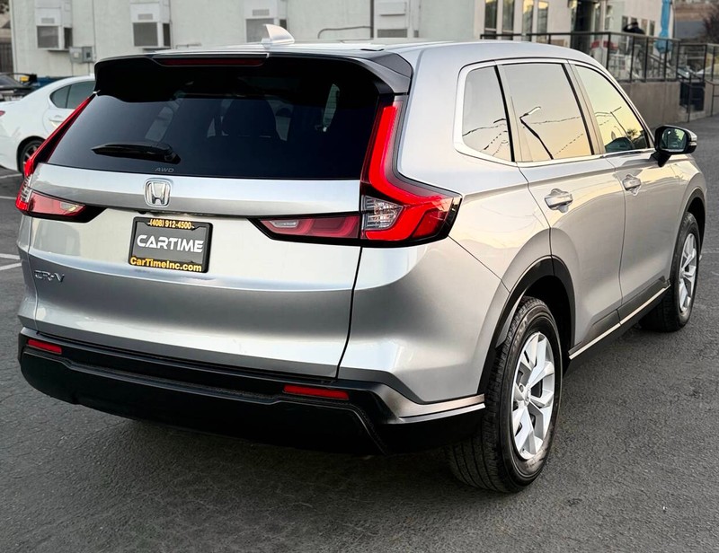 Honda CR-V Vehicle Full-screen Gallery Image 04