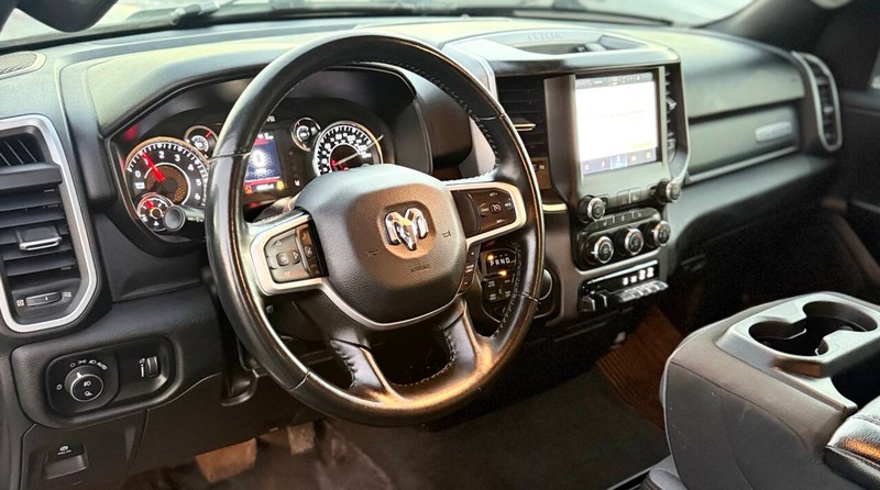 Ram 1500 Vehicle Full-screen Gallery Image 09