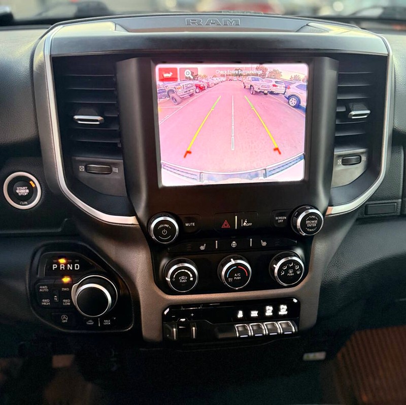 Ram 1500 Vehicle Full-screen Gallery Image 11
