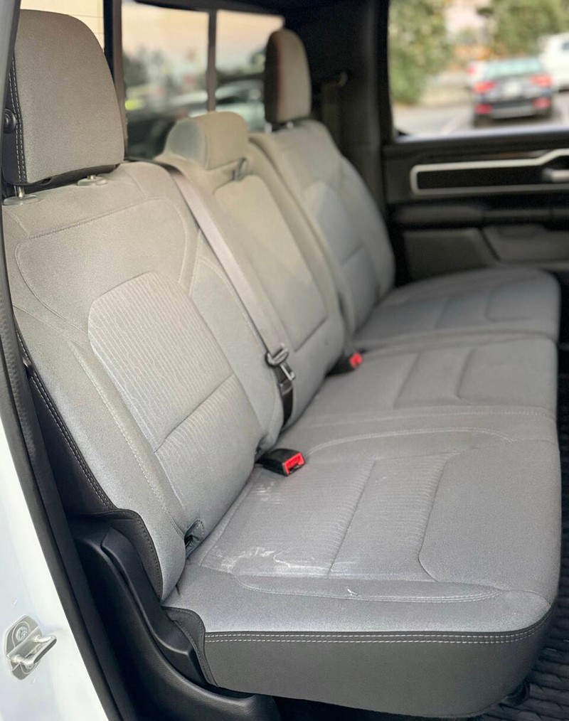 Ram 1500 Vehicle Full-screen Gallery Image 14