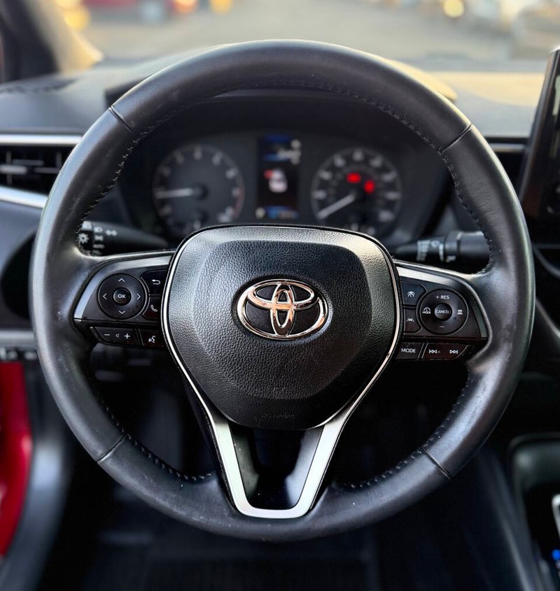 Toyota Corolla Vehicle Full-screen Gallery Image 10