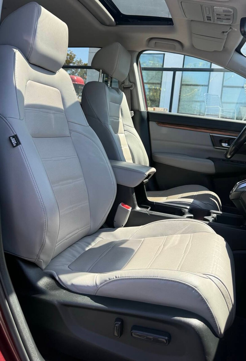Honda CR-V Vehicle Full-screen Gallery Image 15
