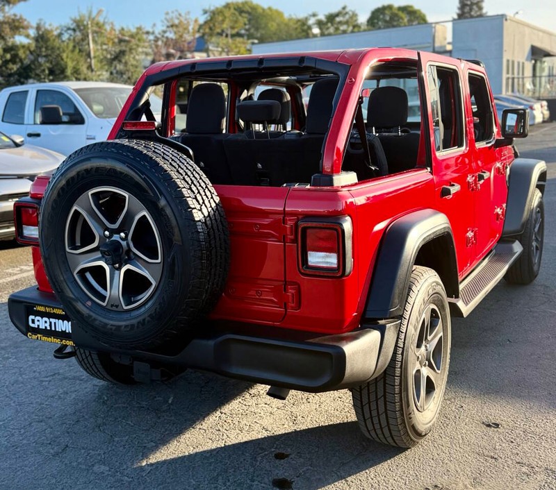Jeep Wrangler Unlimited Vehicle Full-screen Gallery Image 04
