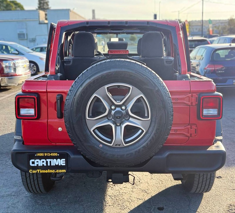 Jeep Wrangler Unlimited Vehicle Full-screen Gallery Image 05