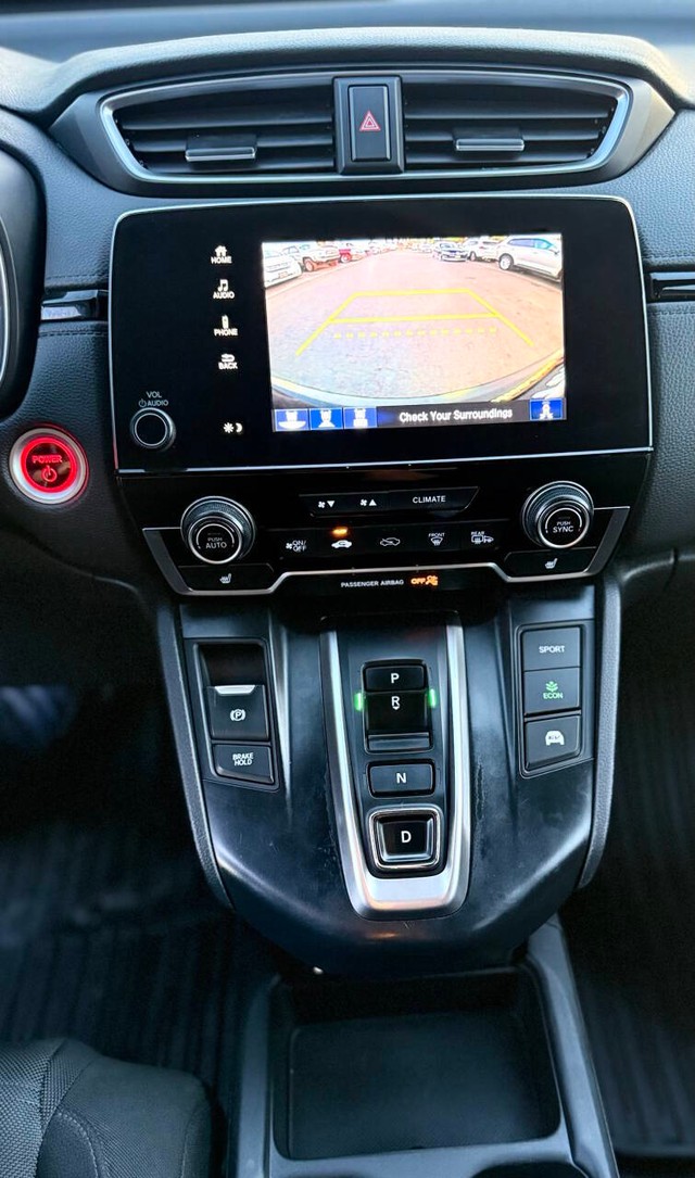 Honda CR-V Hybrid Vehicle Full-screen Gallery Image 11