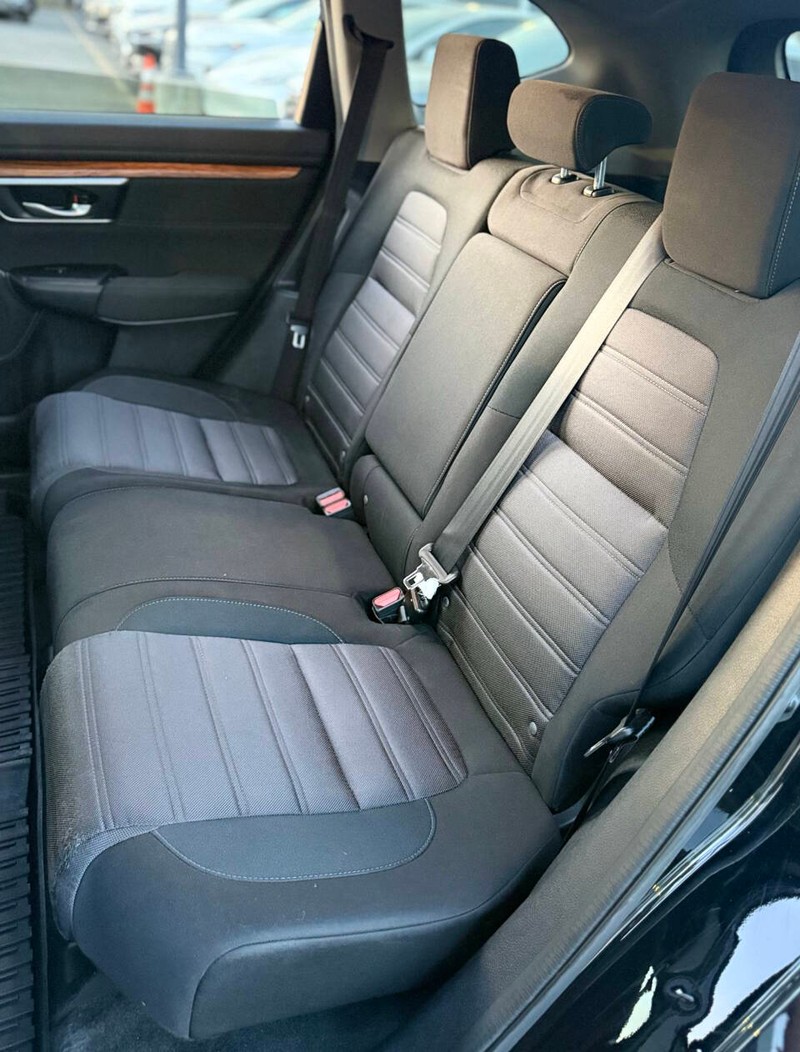 Honda CR-V Hybrid Vehicle Full-screen Gallery Image 15