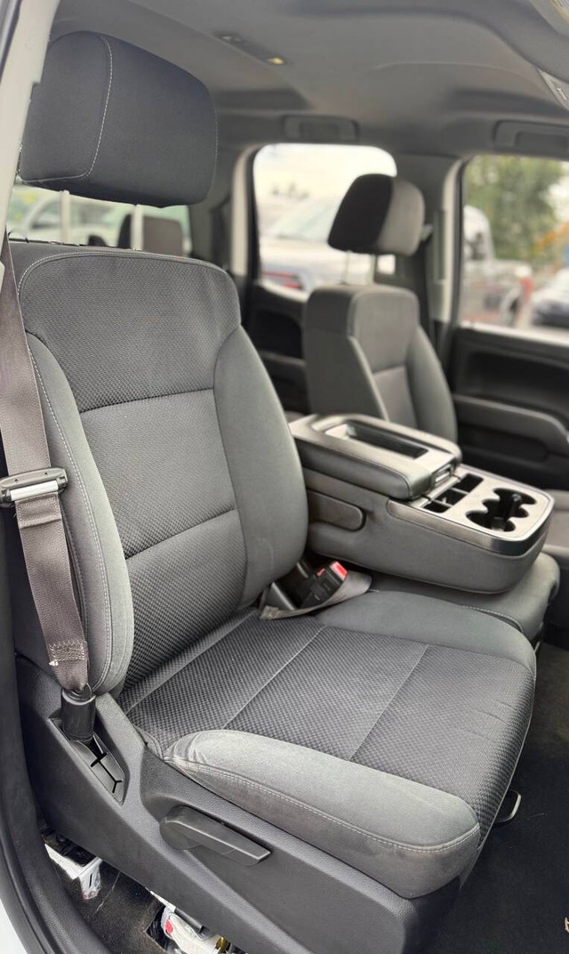 Chevrolet Silverado 1500 Vehicle Full-screen Gallery Image 13
