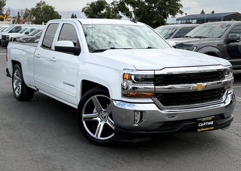 Chevrolet Silverado 1500 Vehicle Full-screen Gallery Image 03