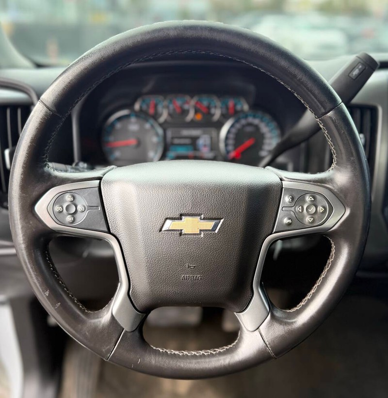 Chevrolet Silverado 1500 Vehicle Full-screen Gallery Image 10