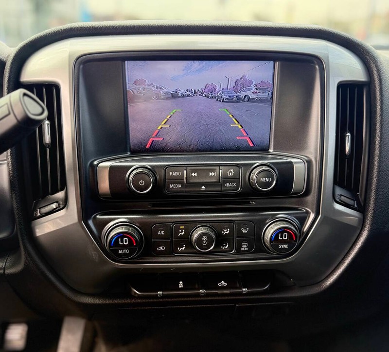 Chevrolet Silverado 1500 Vehicle Full-screen Gallery Image 11