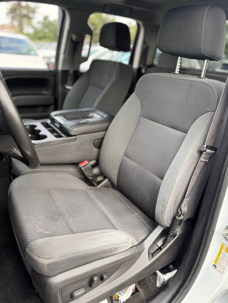 Chevrolet Silverado 1500 Vehicle Full-screen Gallery Image 12