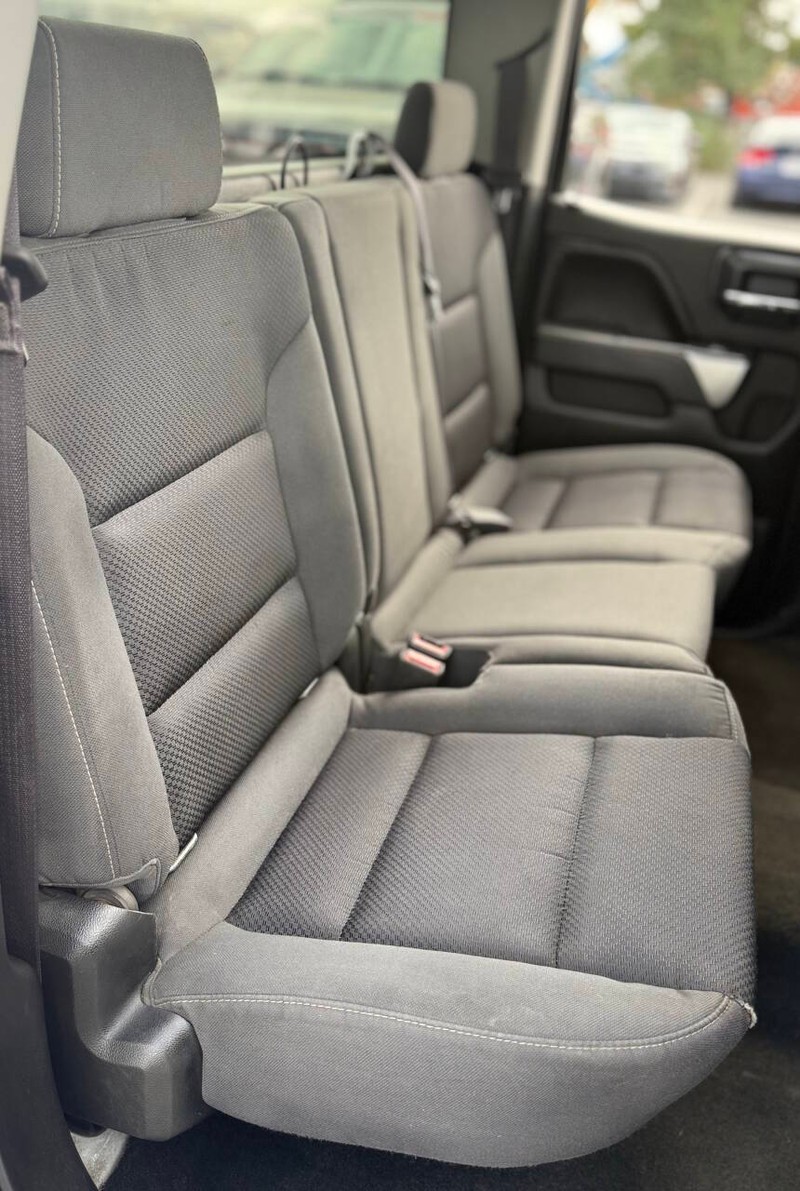Chevrolet Silverado 1500 Vehicle Full-screen Gallery Image 14