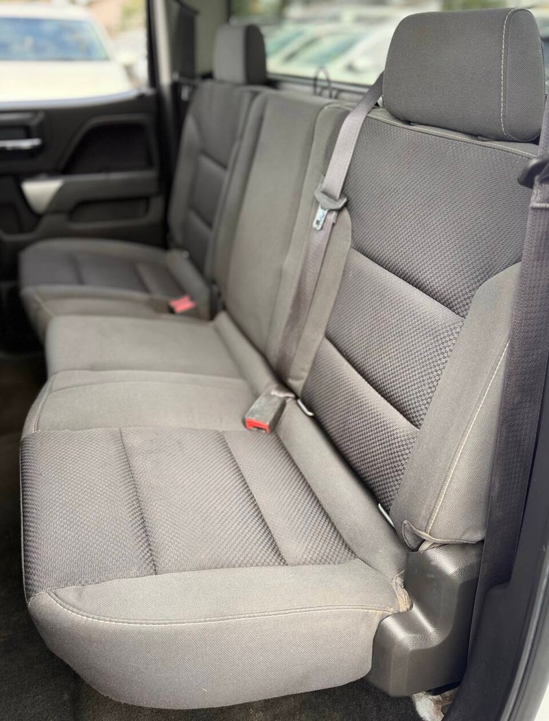Chevrolet Silverado 1500 Vehicle Full-screen Gallery Image 15