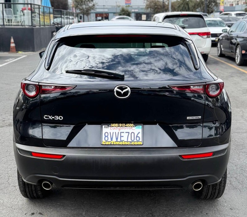 Mazda CX-30 Vehicle Full-screen Gallery Image 06