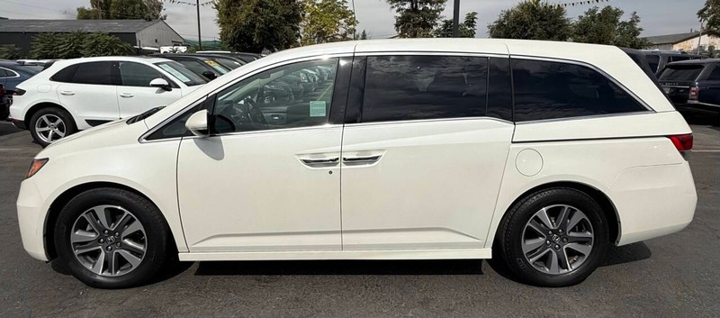 Honda Odyssey Vehicle Full-screen Gallery Image 07