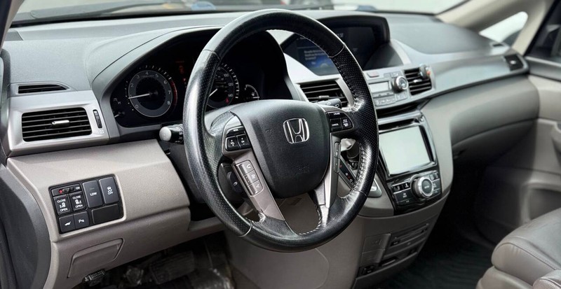 Honda Odyssey Vehicle Full-screen Gallery Image 09