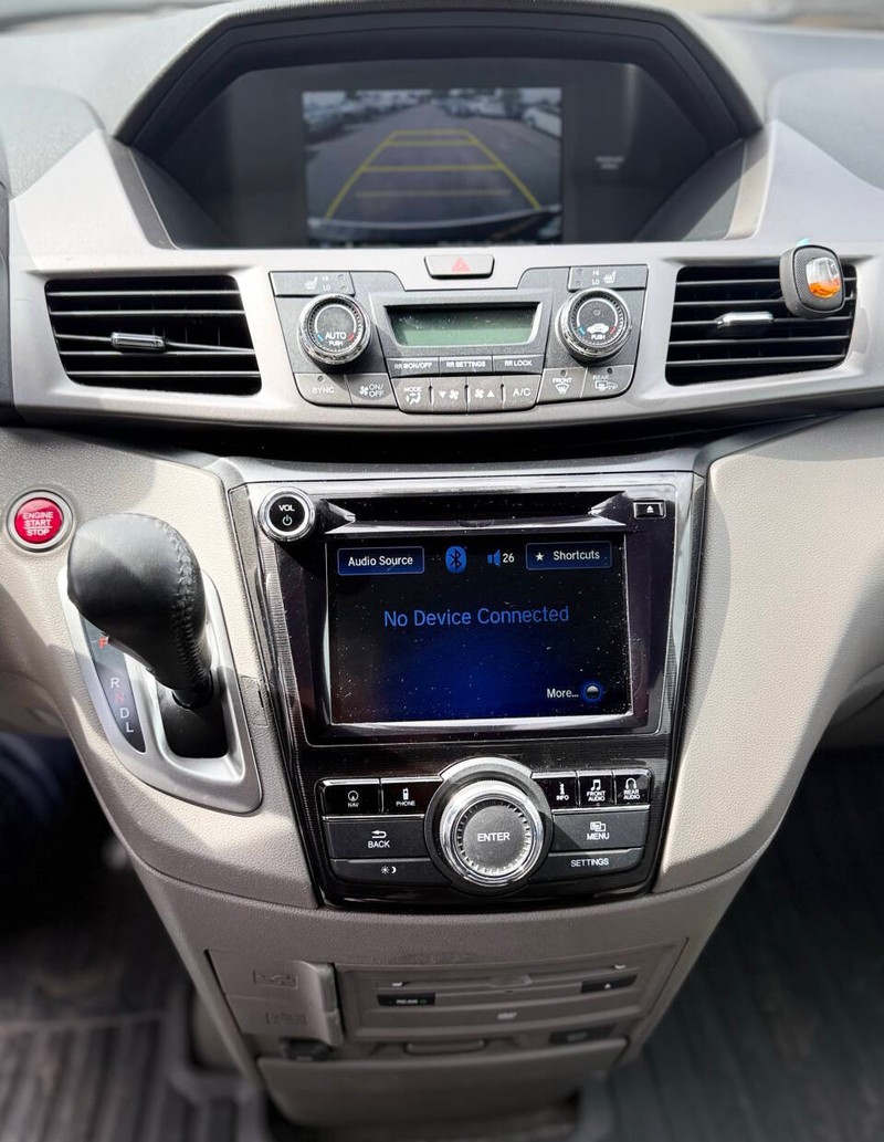 Honda Odyssey Vehicle Full-screen Gallery Image 11