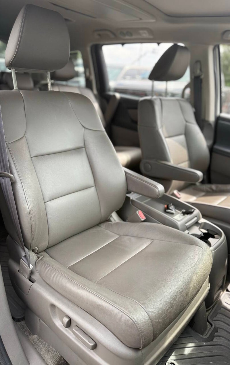Honda Odyssey Vehicle Full-screen Gallery Image 13