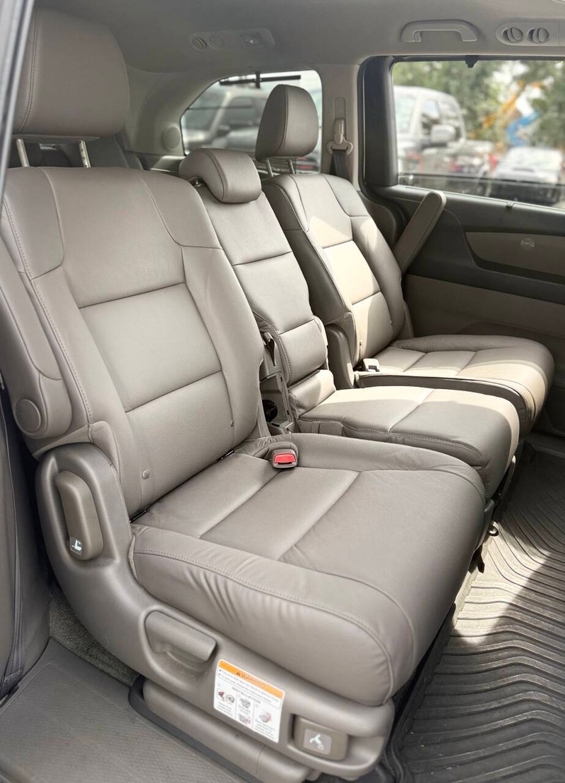 Honda Odyssey Vehicle Full-screen Gallery Image 14