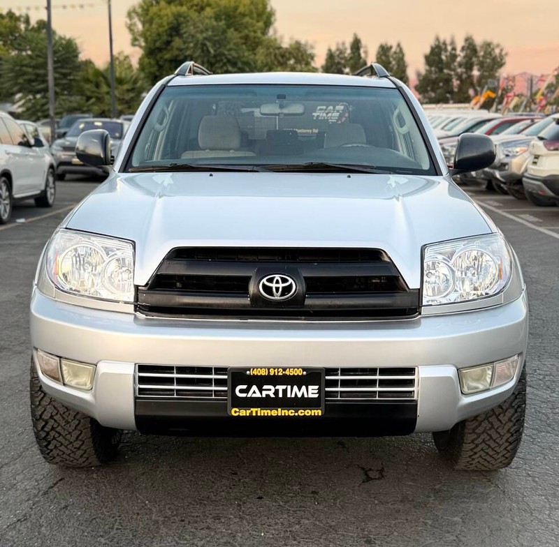 Toyota 4Runner Vehicle Full-screen Gallery Image 03