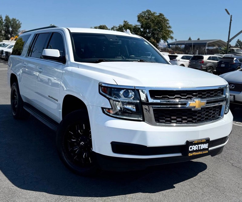 Chevrolet Suburban Vehicle Full-screen Gallery Image 02