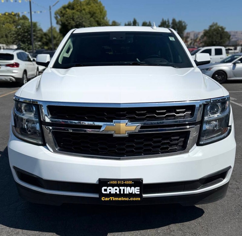 Chevrolet Suburban Vehicle Full-screen Gallery Image 03