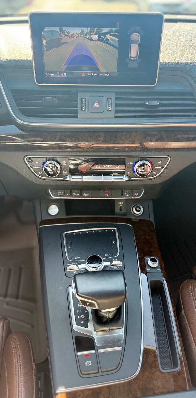 Audi Q5 Vehicle Full-screen Gallery Image 11