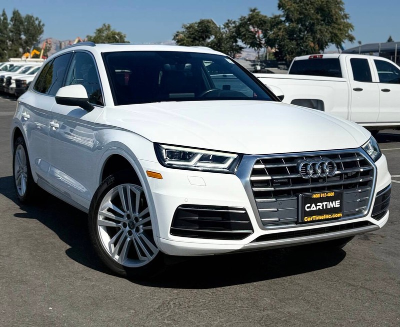 Audi Q5 Vehicle Full-screen Gallery Image 03