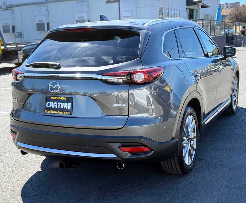 Mazda CX-9 Vehicle Full-screen Gallery Image 04