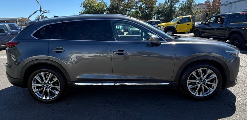 Mazda CX-9 Vehicle Full-screen Gallery Image 08