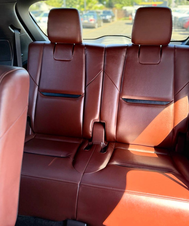 Mazda CX-9 Vehicle Full-screen Gallery Image 16