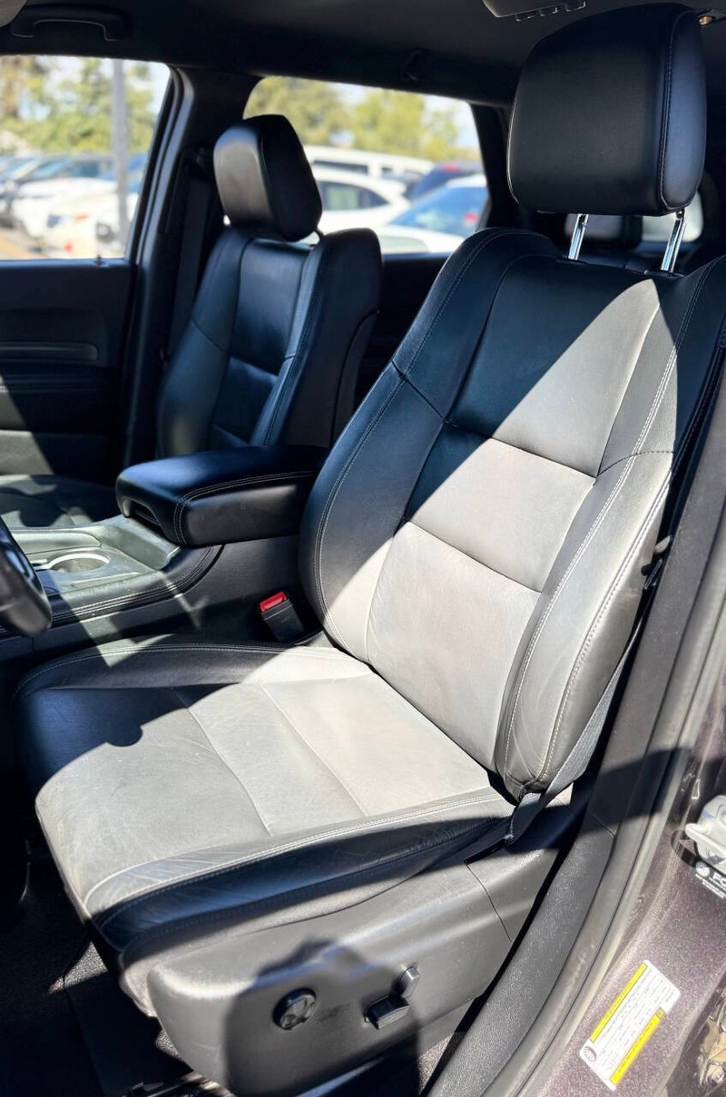 Dodge Durango Vehicle Full-screen Gallery Image 12