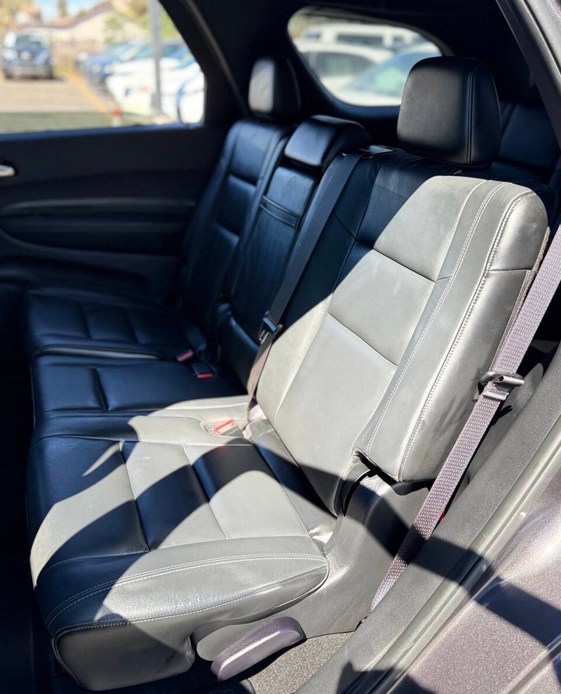 Dodge Durango Vehicle Full-screen Gallery Image 15