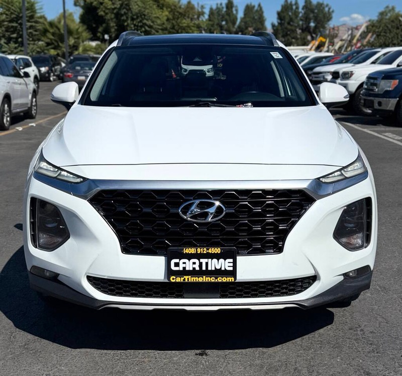 Hyundai Santa Fe Vehicle Full-screen Gallery Image 02