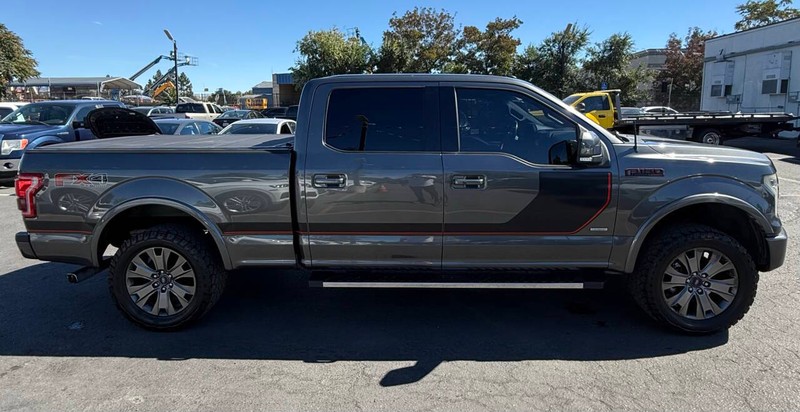 Ford F-150 Vehicle Full-screen Gallery Image 08